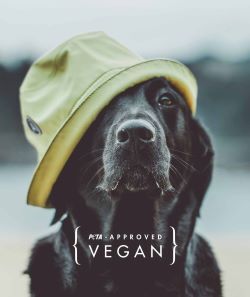 PETA Approved Vegan  Todos nuestros productos son veganos aprobados por PETA.  PETA es una organización benéfica dedicada a establecer y proteger los derechos de todos los animales y estamos orgullosos de alinearnos con su causa en toda nuestra colección