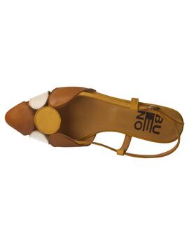 Bailarina mujer Bueno camel